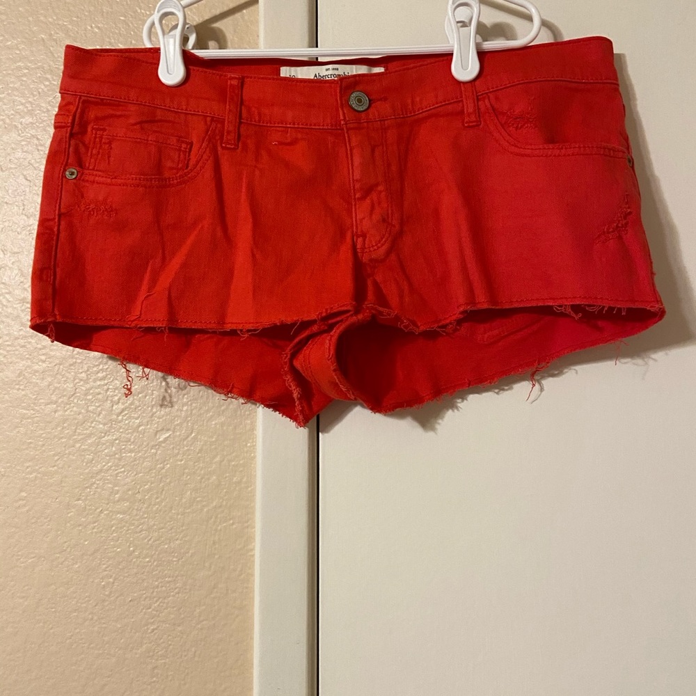 Abercrombie & Fitch red shorts